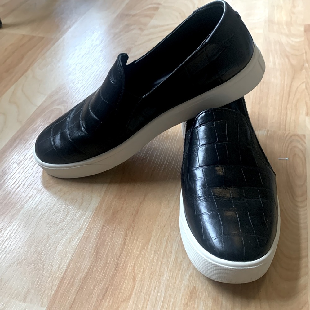 Cole Haan Women’s Bowie slip on sneakers size 6